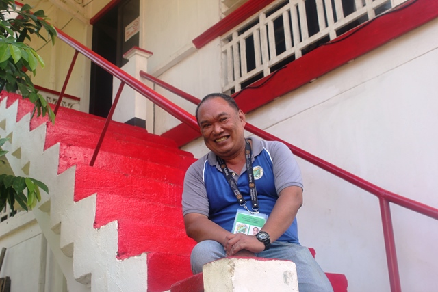 Bong Abelidas, Tourism Officer for Jimenez, posing for a photo-opportunity.