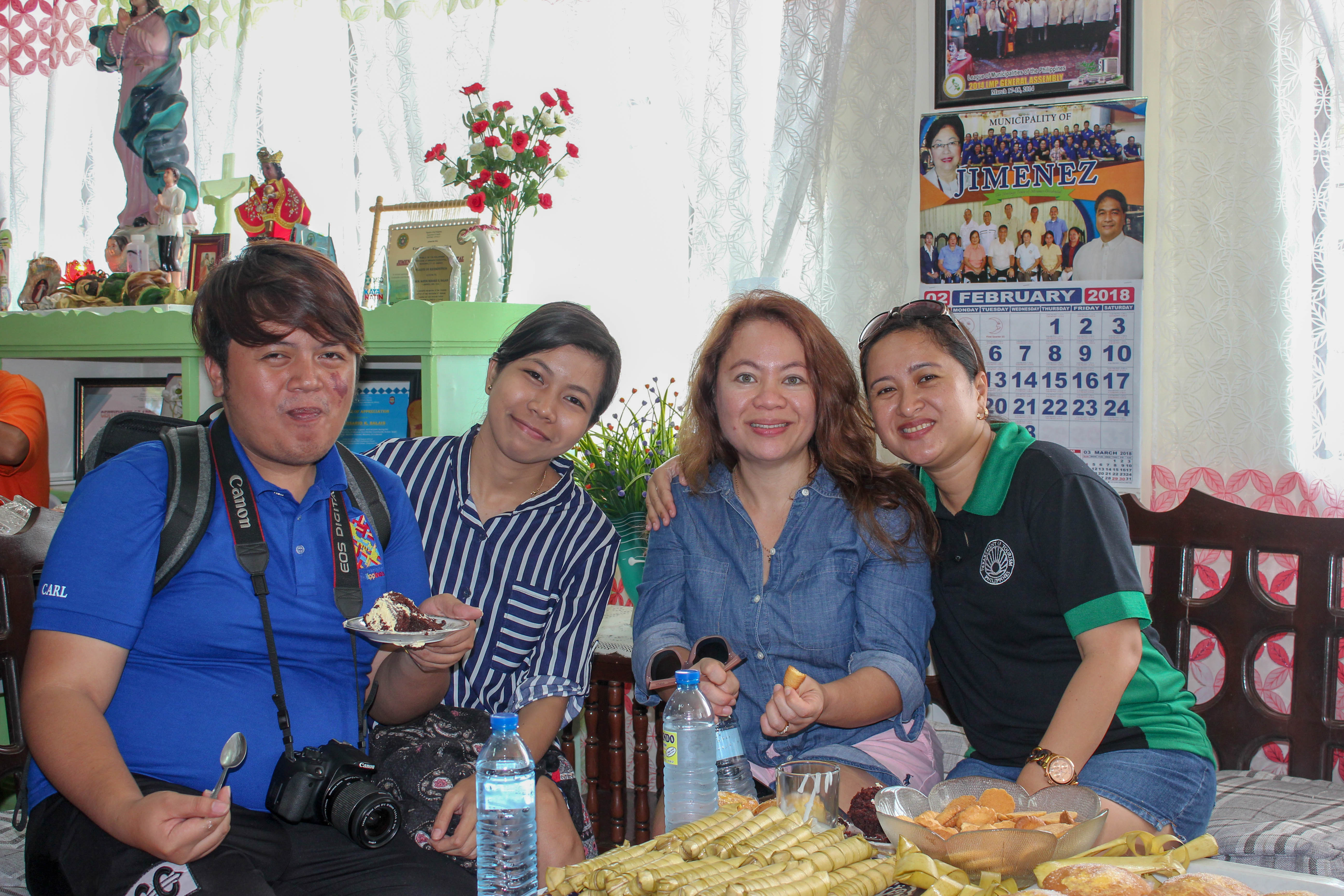 Quick stop for a snack at the Jimenez Municipal Hall